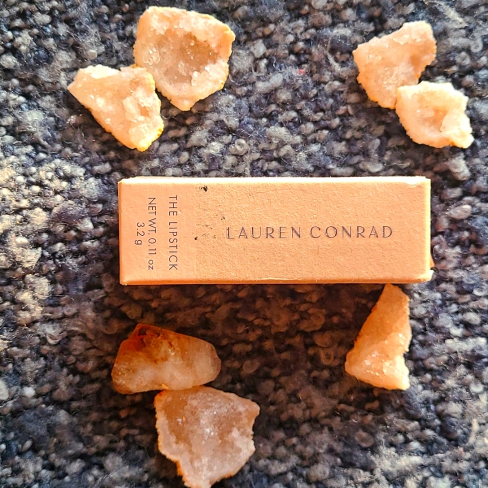 Lauren Conrad The Lipstick. Color: shell